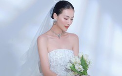 Hoa hậu Phương Khánh bất ngờ đăng ảnh mặc váy cưới để thông báo "ngày đặc biệt"