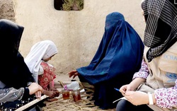 Taliban bị lên án vì lệnh cấm phụ nữ Afghanistan làm việc cho phái bộ của Liên hợp quốc