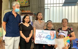 Phú Thọ: Hội LHPN huyện Thanh Sơn nhận đỡ đầu 2 con của cô giáo tử nạn tại Hà Giang