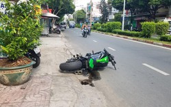 TPHCM: Thanh niên đi mô tô Z1000 văng lên vỉa hè nguy kịch