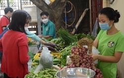 Người Sài thành đi chợ phiên mua chả rươi Hải Phòng, mơ má đào Tây Bắc 