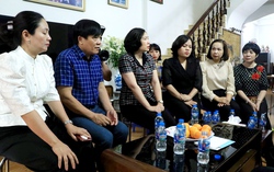 Hội LHPN Hà Nội thăm hỏi, chia buồn với gia đình nạn nhân vụ cháy nhà ở quận Hà Đông