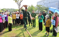 Sôi động Ngày hội “Thắm tình quân dân”