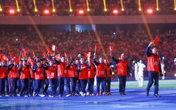 Ấn tượng lễ Bế mạc SEA Games 32 lung linh sắc màu