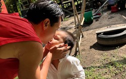 Khoảnh khắc ngọt ngào của Kim Lý và các con