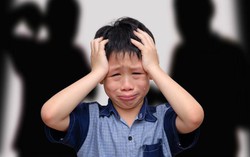 4 kiểu ông bố, 4 kiểu bà mẹ dễ gây tổn thương, khiến con lớn lên bất an