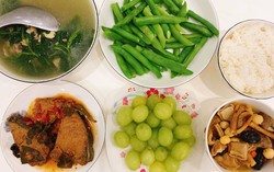 Em chồng nấu cơm cữ vừa ngon vừa đẹp mắt cho chị dâu