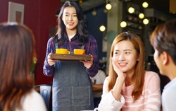 Sinh viên năm nhất “xoay” đủ nghề để trang trải cuộc sống