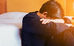 Vì tin tưởng bạn trai, nam sinh bị nổi hạch cổ, đi khám nhận tin “sét đánh”