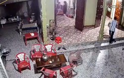Vụ chồng đâm vợ rồi sang đốt nhà hàng xóm: Người vợ đã tử vong
