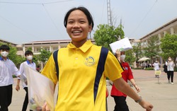 Kết thúc kỳ thi vào lớp 10 công lập Hà Nội: "Từ tối nay, con được ngủ thoải mái rồi mẹ nhé!"