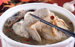 Bác sĩ lý giải sự thật "1 chim bồ câu bổ gấp 9 lần thịt gà"