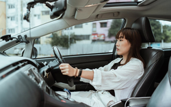 Định lên đời xe mới, người phụ nữ không ngờ mất hơn 1 tỷ đồng và cả chiếc xe đang dùng
