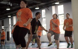 Câu chuyện khắc nghiệt trong trại giảm cân của các cô gái size XXXL