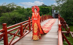 Áo dài “Dấu ấn thời gian” xác lập kỷ lục Guinness Việt Nam