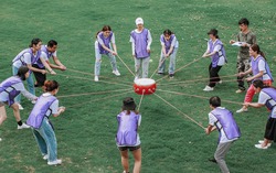Những câu pha trò kém duyên của sếp trong team building