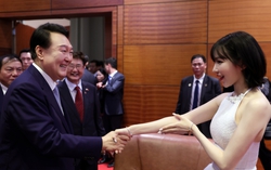 MIN được Tổng thống Hàn Quốc khen ngợi khi hát tiếng Hàn