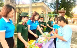 Sơn La: Ấn tượng "áo xanh Hội phụ nữ" tiếp sức mùa thi tốt nghiệp THPT 2023