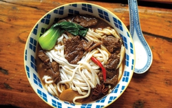 Bát mì bò giá gần 50 triệu đồng ở Trung Quốc: Chứa 12 nguyên liệu bí mật từ đất trời, cần tới 12 đầu bếp chế biến