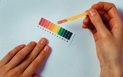 Cách cân bằng độ pH cho cơ thể trong mùa hè