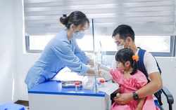 Mùa hè đến rồi, cha mẹ hãy bổ sung ngay cho con những vi chất quan trọng để trẻ phát triển toàn diện mỗi ngày