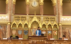 Phụ nữ giữ gìn giá trị Việt và hội nhập ở nước ngoài trong thời đại số