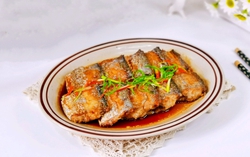 Cách làm cá chiên hấp sốt nước tương ngon đậm đà hấp dẫn