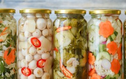 Món ăn đưa cơm trong ngày nắng nóng cung cấp nhiều lợi khuẩn, ăn sai lại gây nguy hiểm