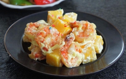 Xoài chín kết hợp với 1 nguyên liệu thành món salad thơm ngon lạ miệng