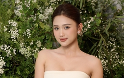 Hoa khôi Thu Hương hóa nàng thơ trong MV mới của Lê Bảo Bình