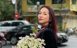 Thức dậy thấy dây thanh đới không còn rung, ca sĩ Hoàng Lê Vi hoảng sợ vì không nói được