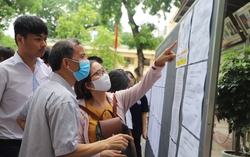 Biết điểm thi vào lớp 10, nhiều phụ huynh cuống cuồng nộp hồ sơ vào trường ngoài công lập cho con