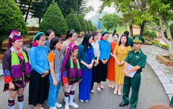 Đoàn công tác Cụm thi đua đồng bằng sông Hồng dâng hương tưởng niệm các anh hùng, liệt sĩ