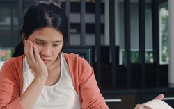 Chuyên gia tài chính nói về những thói quen chi tiêu khiến bạn không giữ được tiền