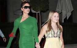 Victoria Beckham cấm con không makeup nhưng liên tục để Harper mặc đồ không hợp tuổi