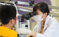 5 cách để giúp con không bị tăng độ cận thị