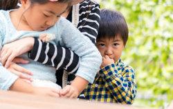 Con trai kể bị cướp tiền, bố hùng hổ đi trả đũa để rồi lộ ra sự thật bẽ bàng