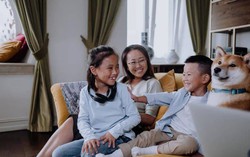 Sai lầm phổ biến nhiều cha mẹ mắc phải khiến con cái tự ti cả đời