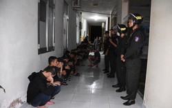 Lời khai của 31 đối tượng mang theo súng, áo chống đạn vừa bị bắt trên cầu Rạch Miễu