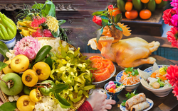 Mâm cúng Rằm tháng 7 cần những gì? Thắp hương ngày và giờ nào chuẩn nhất?