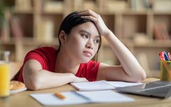 Sinh viên mới tốt nghiệp gây tranh cãi: "Cầm tấm bằng này có thể đòi hỏi lương 25 triệu/tháng"