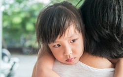 Trò chuyện với đứa trẻ 7 tuổi, nữ giáo sư giật mình trước cách dạy con tai hại 