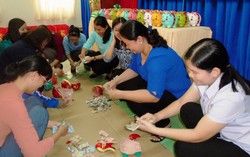 Nuôi heo đất tiết kiệm để giảm nghèo và mua bảo hiểm y tế cho hội viên, phụ nữ