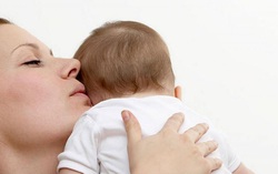 Trẻ ho, nôn trớ nhiều có nguy hiểm không?