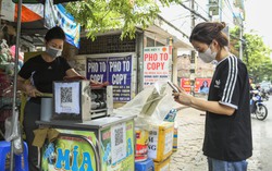 Thời đại của ly trà đá 10k cũng quét mã trả tiền: "Mình không nhớ lần cuối dùng tiền mặt là khi nào"