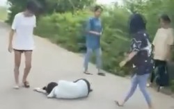 Xác minh clip nhóm học sinh hành hung nữ sinh lớp 8 nằm bất động tại Phú Thọ