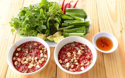 Bát tiết canh nhiều người thích có thể là nguyên nhân gây ra loạt bệnh nguy hiểm