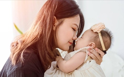 Hít hà "mùi của con" giúp mẹ giảm stress, quên đi âu lo phiền muộn