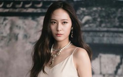 Nữ idol Kpop chỉ ngồi cũng "gây sốt" vì style sang trọng