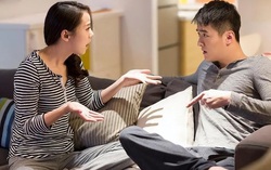 Giật mình vì món quà bạn gái cũ trả lại chồng tôi trong ngày cưới